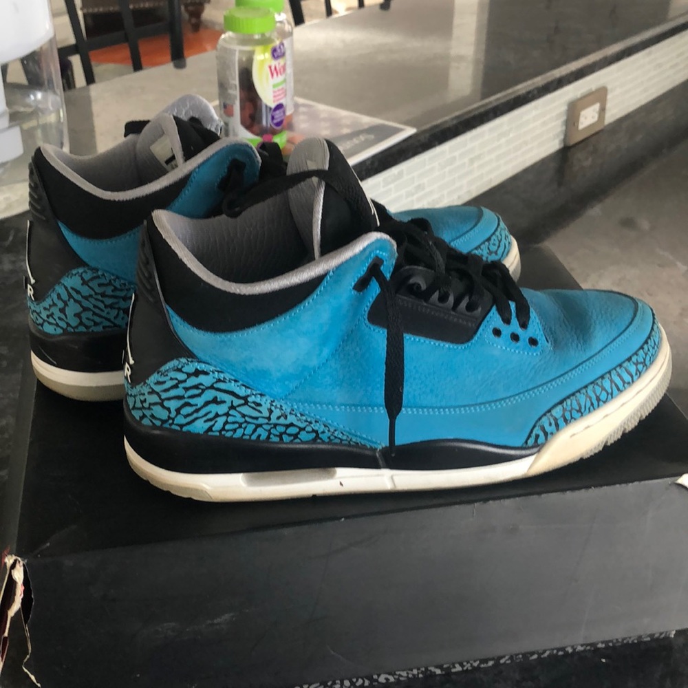 Powder Blue Jordan III size 10.5